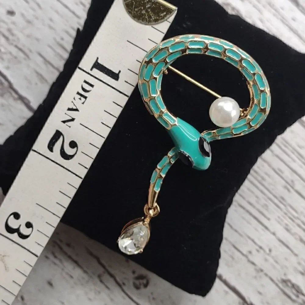 Snake Brooch Pin.  P1 - Picture 6 of 6